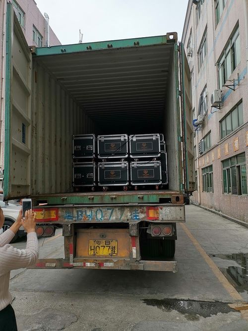 についての最新の会社ニュース カタール130の正方形の屋外の曲げられたp4.81箱からの大口注文500*500mm