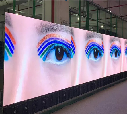 プロのSMDフルカラーLED 鋳型アルミスクリーン 40000点/平方メートル鉄のキャビネット