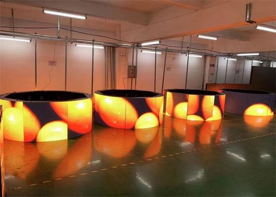 立方体の柱はスクリーンのビデオ壁、屋内導かれた表示板P3の自然な熱放散を導きました