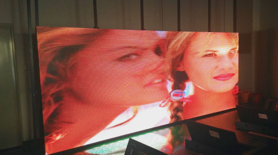 広告 COB P2.5 IP65 LED 壁 ステージ画面 室内 明るさ 800, 3G WIFI