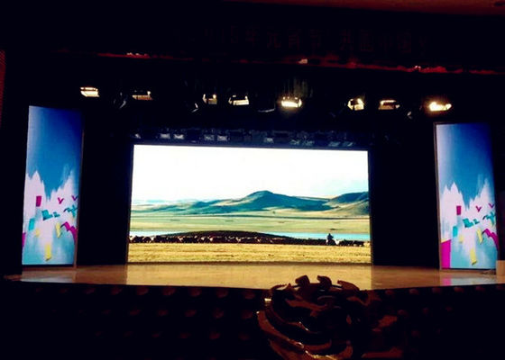 P4 屋内用 LED ビデオウォールスクリーン 4mm SMD2121 IP43 アルミニウムキャビネット