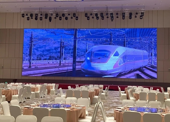 フルカラーHD LED Billboard P4 DC5V アウトドアスタジアム 商用スタートアップアプリケーション