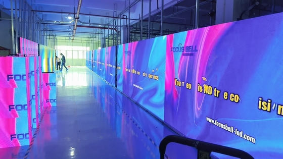 カスタマイズされたフルカラーLED ダイカスト アルミ 画面 2500 CD/Sqm 室内 LED 広告画面