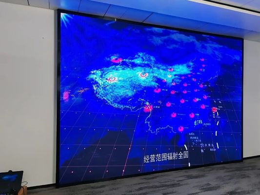 折りたたみ可能なスタンドCOB付きのポータブル超薄型室内P3.91LEDポスターディスプレイ