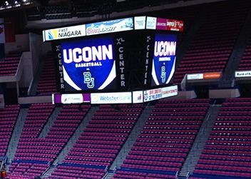 ダイカストアルミニウムキャビネット防水COB P0.9スタジアムLEDディスプレイ超高精細40*20解像度