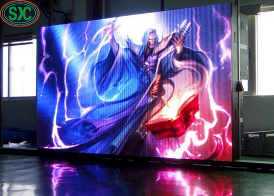 COB P2.5 LEDディスプレイを吊るし 鋳造型アルミキャビネット 40000点/平方メートル