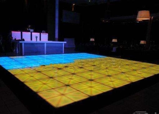 パーティーイベント 室内 室外 LED ダンスフロア スクリーン 500*1000mm キャビネット フルカラー