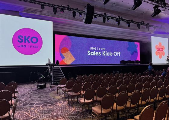 P10 屋外 フルカラー LED 鋳型アルミ 8500 ニット 3 年間の保証