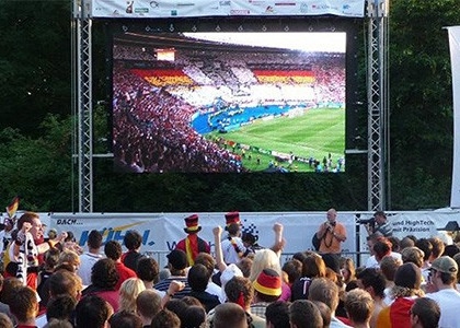 スポーツスタジアムとスポーツイベントに適しています フロントメンテナンス 大きい視角 P10 LED ビデオ壁 HD