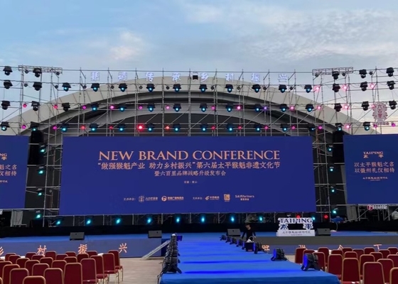 P2.5 大型屋外HDフルカラーLEDディスプレイ 鋳型アルミニウム レンタル 亮度 2500nits 160000/sqm