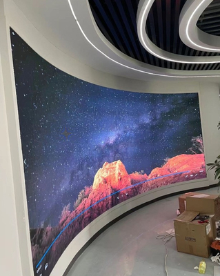 全色P3LEDスクリーン 室内LEDディスプレイ レンタル 576x576mm LED広告掲示板 展示のための3840Hzリフレッシュレート,1000nitの明るさ