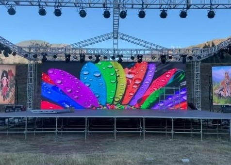 P2.5 p2.6 p3.91 屋外高画質フルカラーLEDレンタル画面 160000 ピクセル密度 640*640MM 箱サイズ