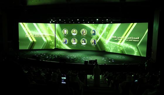 P2.5 屋外 HD フルカラー LED レンタルスクリーン スポーツスタジアム用 3 年保証