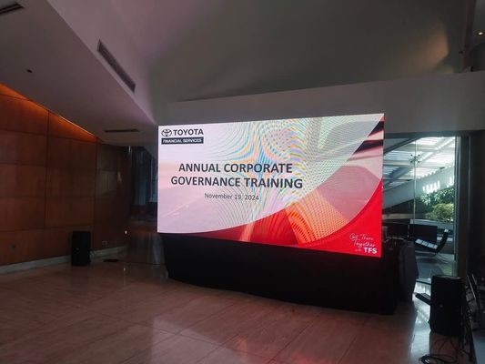 ダイカストアルミニウムキャビネット防水COB P0.9スタジアムLEDディスプレイ超高精細40*20解像度