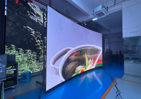 室内ディスプレイ 広告 LED スクリーン P2.5 高リフレッシュレート HD 160000 点 単色・双色
