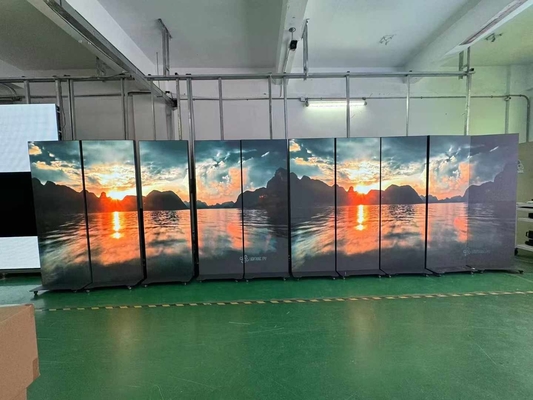 P2mm LEDポスターディスプレイ アルミパネル 680x2000mm 効果的な広告のための画面サイズ