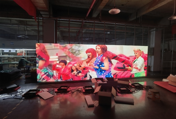 レンタル RGB LED Billboard P5 アウトドア HD ノバ システム 高明るさ/解像度