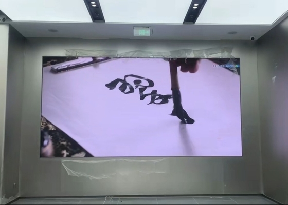 SMD2121 ダイ・カスト アルミニウムスクリーン ソフトモジュール 小ピッチ フルカラーHD LEDスクリーン P1.667 500*1000mm