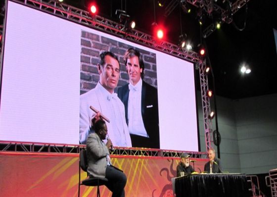 室内フルカラーLEDディスプレイ 4mm ピクセルピッチ SMD2121