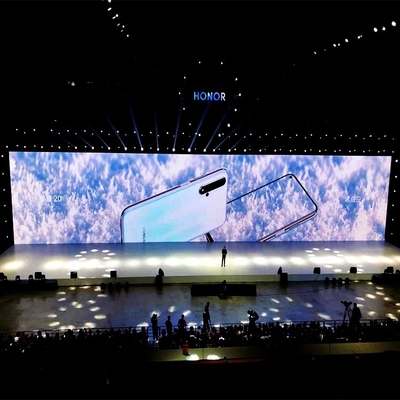111111/m2 ピクセル密度と120° / 60° ビューアングルのLEDスクリーン