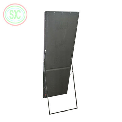 お買い得 1R1G1B カラー構成 LED ポスターディスプレイ、画面サイズ 680x2000mm、P2.5mm ピッチ オンライン