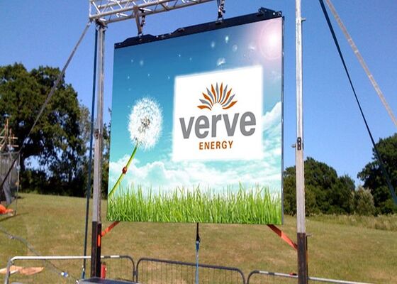 P3.91 P4.81 ステージコンサート用の屋外レンタルLEDスクリーン 3840のリフレッシュレートで500x500mm