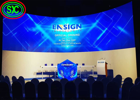 室内・室外広告 カーブドLEDディスプレイ 画面 IP34 3.91mm ピクセルピッチ カーブドLEDディスプレイ