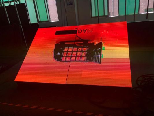 カスタマイズ可能な屋外防水 箱付きフルカラーキャビネット LEDレンタスクリーン