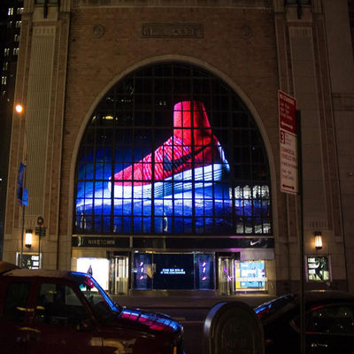 P3.91-P7.82 透明LEDスクリーン 5000cd/m2 32768画素密度