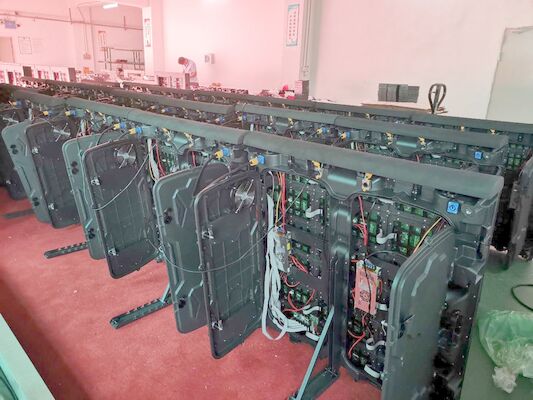 フットボール5500cd/sqm P10の競技場の周囲960*960mmをLED表示