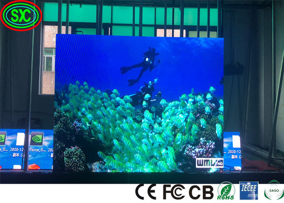 IP43 250W/M2 無縫のGOB LEDディスプレイ P1.9 P2 P2.5 IECEE広告LEDスクリーン