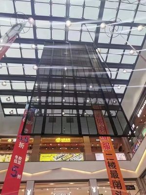 屋内ショッピングモール エレベーター 宝石店 広告 P3.91 透明なLED画面