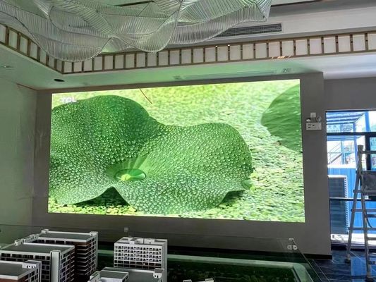 高画質の室内フルカラーLEDディスプレイP4 薄くて軽いデザインのステージ用