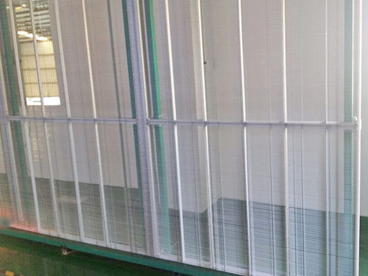 屋内屋外透明LEDスクリーン P3.91-7.82mm 3000CD輝度