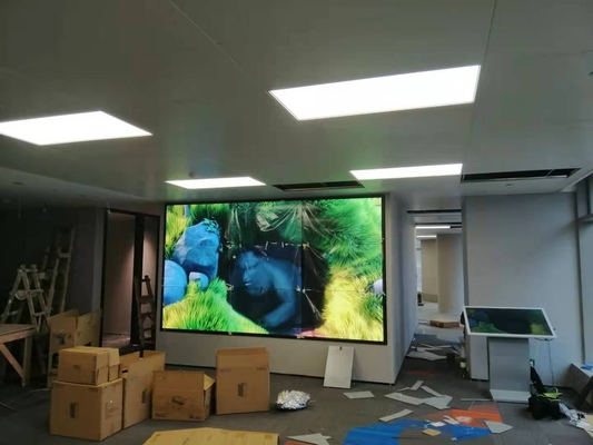 P5屋内640X640MMは表示屋内フル カラーの大きい舞台の背景スクリーンのビデオ壁を導いた