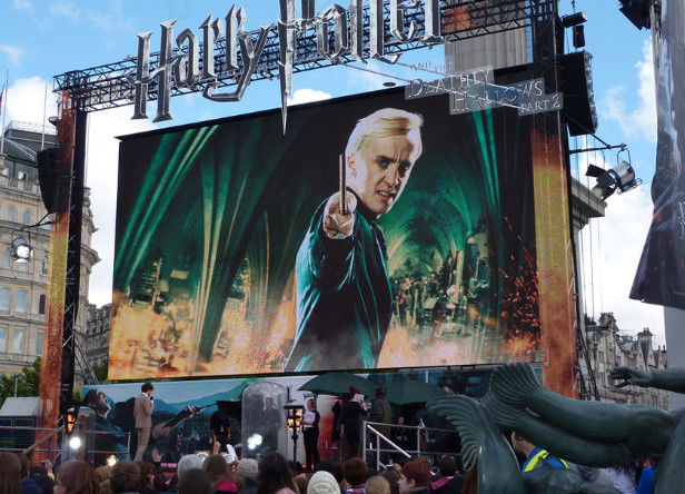 屋外レンタル LEDディスプレイ P6 LEDスクリーン 鋳型アルミキャビネット 軽量 P1.5 COB