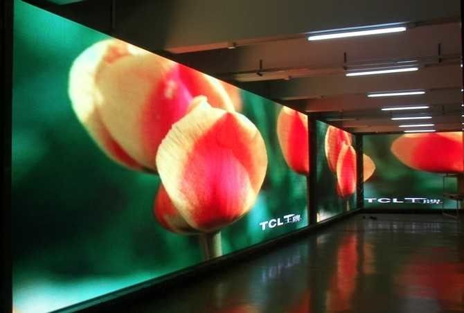 フルカラーインダースLEDディスプレイスクリーン P3 111111dots / sqm LEDビデオ壁スクリーン