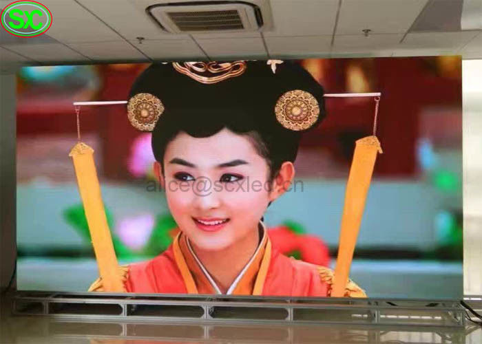 100000hours操作時間のP4高密度屋内フル カラーのLED表示