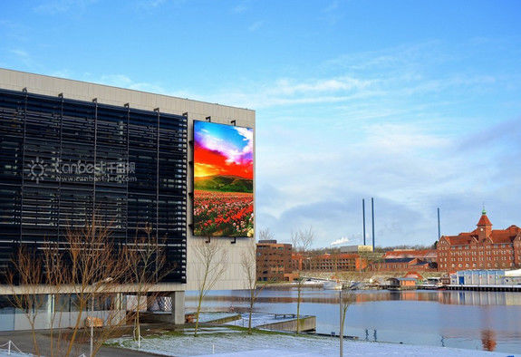 屋外 P1.25 SMD 掲示板 LED スクリーン 防水 1920HZ IP65 カラー LED ディスプレイ