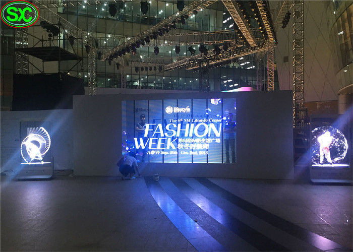 車の店のガラス壁、DC5V60AのためのP12mm非常に透明なLEDのスクリーン