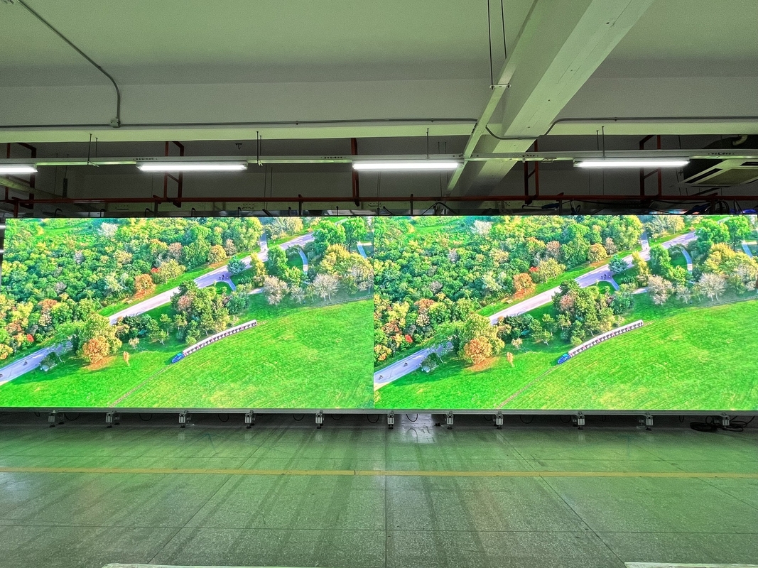 High Flatness 1R1G1B LED Display 427186 Dots/sqm Pixel Density for Your Benefit