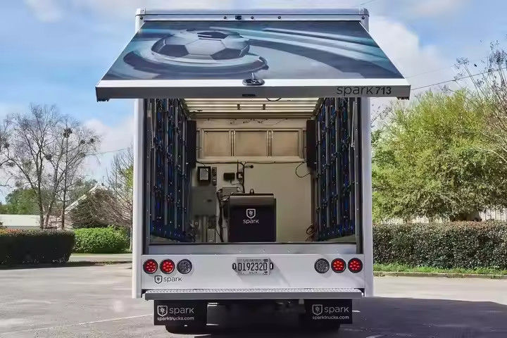 屋外P10 SMD 3535 フルカラー モバイルトラック LEDディスプレイ IP65