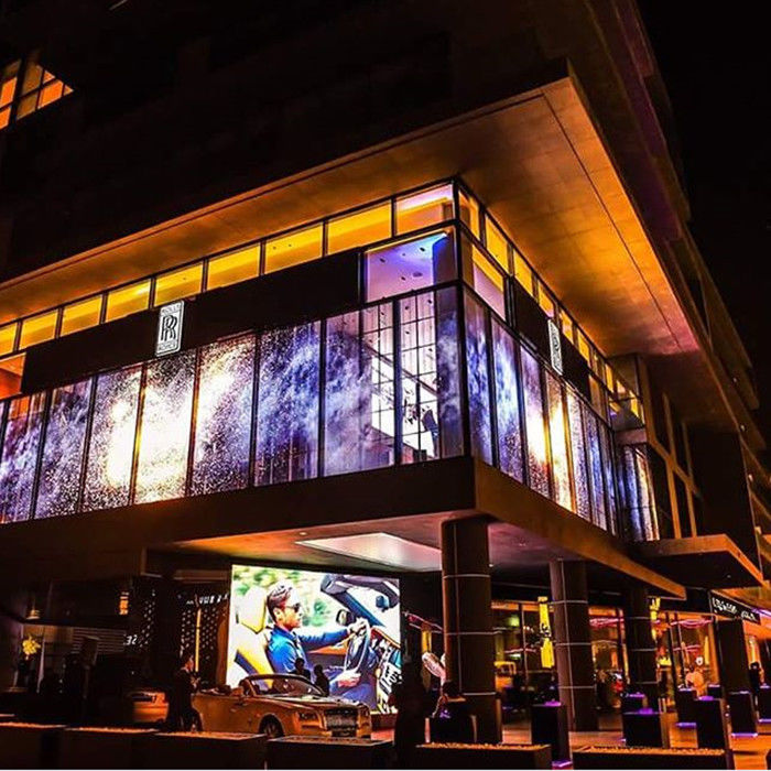 P3.91-7.82 透明 LED ガラス壁ディスプレイ 5000cd/m² 160° 視野角