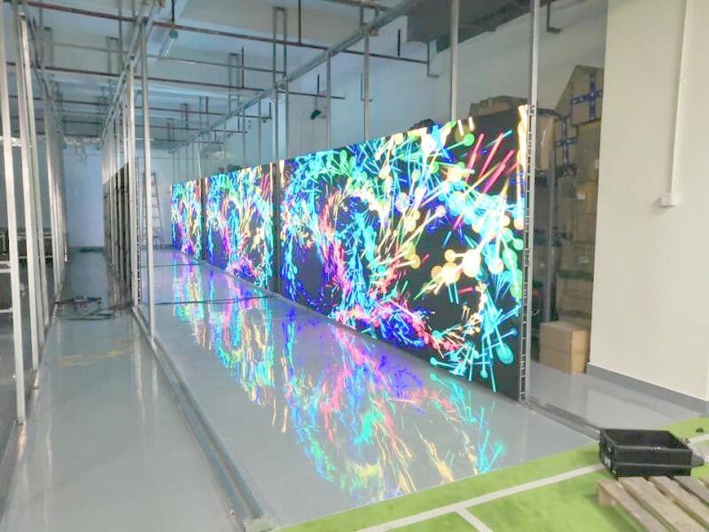 2000cd/Sqm 明るさ 透明なLEDスクリーン,フルカラー広告LED看板