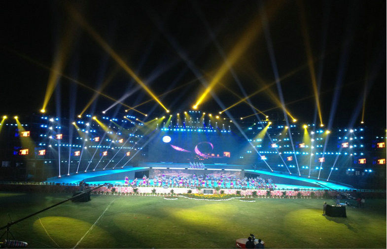 32 x 32、HDの薄いP6mm三色のLED表示カーテンの高リゾリューションはスクリーンを導きました