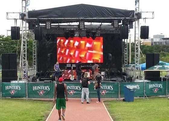 P10 屋外 LED 広告スクリーン IP65 防水 5000cd/㎡