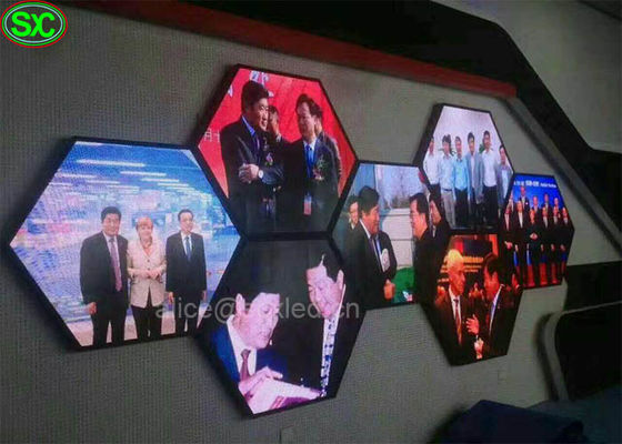 P3.9形の高リゾリューション広告のためのビデオ カーテンのLED表示スクリーン