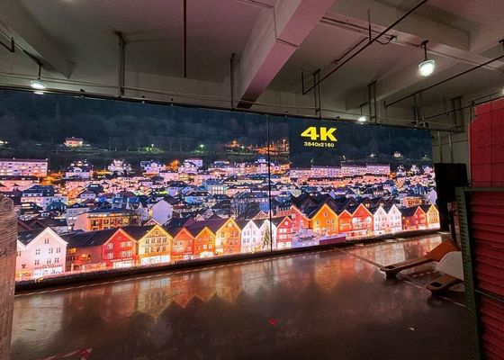 お買い得 立体型アルミスクリーン 室内 HD ビデオ 広告 駅 結婚式 教会 9500K P4.81 透明 LED スクリーン オンライン