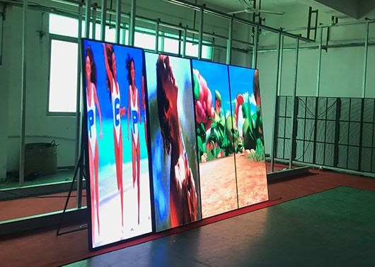 SMD2121 チップ LEDポスターディスプレイ アルミパネル 680x2000mm ディスプレイの画面サイズ