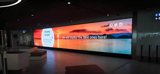 高いdifinition小さいピッチP3の屋内導かれた表示画面576*576mmのダイカストで形造る キャビネットのパネルの掲示板